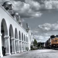 Freight Train Blows Through Town - Orlando, FL, Орландо