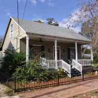 Creole Cottage, typical style of district, Seville Quarter, Pensacola (12-30-2011), Пенсакола