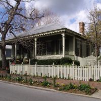 Victorian cottage, Seville Quarter, Pensacola (12-30-2011), Пенсакола