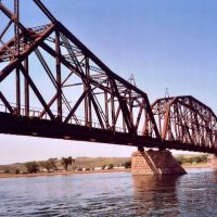 Rail Bridge near Pierre, South Dakota, over the Missouri River, Пирр