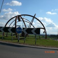 Modern Art in a Roundabout, Бас