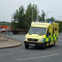 Merseyside Ambulance On A Blue Light., Биркенхед