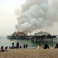 Brighton West Pier burning, Брайтон