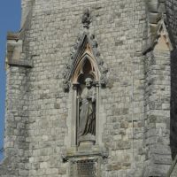 Statue on Brentwood Cathedral Tower, Брентвуд