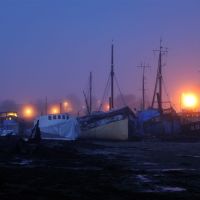 The moon and four boats, Госпорт