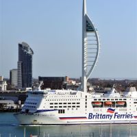 Brittany Ferry and Spinnaker Tower, Госпорт