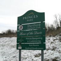 Sign outside Princes Park, Dartford, Kent, Дартфорд