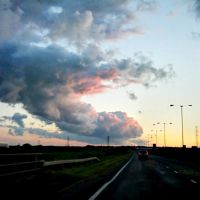 Clouds over London, heading west from Dartford, Дартфорд