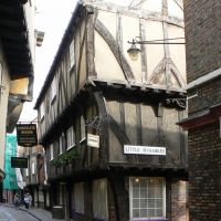 York -The Shambles medieval street, Йорк