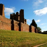 Kenilworth Castle from the meadow., Кенилворт