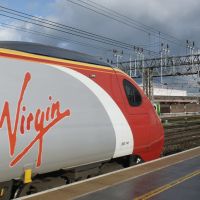 Virgin ready to go: the 18.30 departure to London Euston, at Crewe, Cheshire, Крю