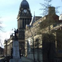 War memorial, Art Gallery, Central Library and Town Hall, The Headrow, Leeds, Лидс