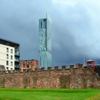 The ruins of the ancient fort with the modern Beetham Tower (168 metres), Manchester, Манчестер