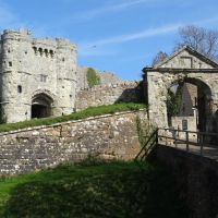 Carisbrooke Castle Entrance - Twin Gates, Ньюпорт