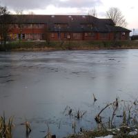 iced up pond on owl lane, Оссетт