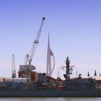 Spinnaker & Cranes, and Royal Navy Ship.  Portsmouth, Портсмут