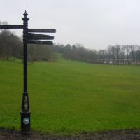 Avenham Park signpost, Престон