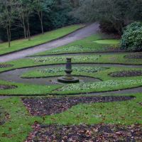 Flowerbeds and maze, Avenham Park, Престон