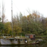 Wooden boat at Widnes, Ранкорн