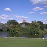 A lake near St. Albans Cathedral, Сант-Албанс