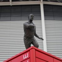Keiron Cunningham statue, Сант-Хеленс