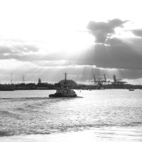 Southampton: a view of the port from Town Quay, Саутгэмптон