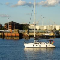 Southampton: a sailing boat porting, Саутгэмптон