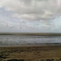 Mudflats of Thames estuary on west side of Southend Pier, Саутенд-он-Си