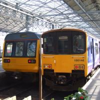 Train For Manchester (left) & Train For Manchester Airport (right) Waiting At Southport Station., Саутпорт