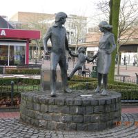 Solihull Town Centre Statue, Солихалл