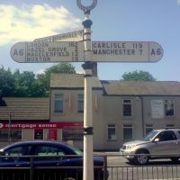 182 miles to London, Road Sign, Stockport, Cheshire, England, UK, Стокпорт