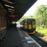 Stourbridge Junction Station - single carriage train to Town, Стоурбридж