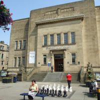 "Anyone for a game of chess?" Huddersfield Library and Art Gallery (1937) by E.H.Ashburner, Хаддерсфилд