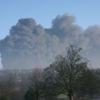 Fuel depot fire viewed from Gadebridge Park, Хемел-Хемпстед