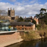 Hereford - View of Cathedral from the river bridge, Херефорд