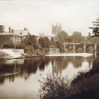 Wye Bridge, Boat House, and Hereford Cathedral, Hereford, England, c1900, Херефорд