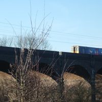 Train on Viaduct, Hertford, Хертфорд