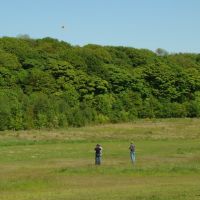 Model aircraft flying in Westwood Country Park, Sheffield S35, Чапелтаун