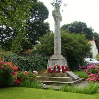 Grenoside war memorial 1, junction of Penistone Road and Norfolk Hill, Sheffield S35, Чапелтаун