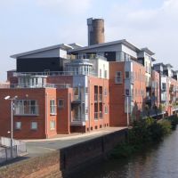 Smart Canal Side Apartments, Chester., Честер