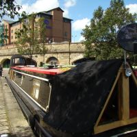 Canal barge and Hilton Hotel, Victoria Quays, Sheffield S2, Шеффилд