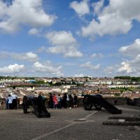 Northern Ireland. Derry~Londonderry. The Bogside, the canons and the church (St.Eugenes - RC), Лондондерри