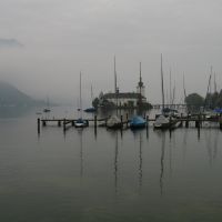 Traunsee. Fog over lake., Гмунден