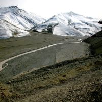 La route vers Xinaliq en avril, Геокчай