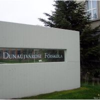 Főiskola, Дунауйварош