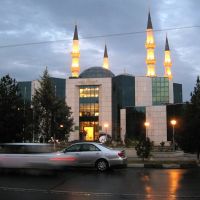 The turkish cultural center and behind it minarets of a mosque are visible, Ашхабад