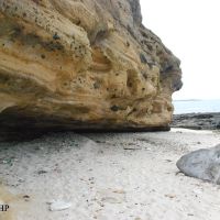 Cliff, notch, bench, beach and beach-rock on the Northern shore of the Ly Son Isand, Кан-То