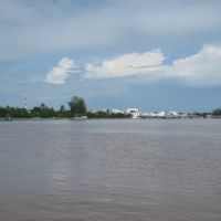 Nhìn từ cầu Long Toàn, Пхан-Тхит