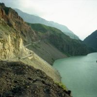 Kurgyzstan, Naryn river, Алтынкуль