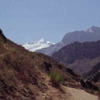 Col de Guitan, vue sur le mont Chimtarga (5489 m), Заамин